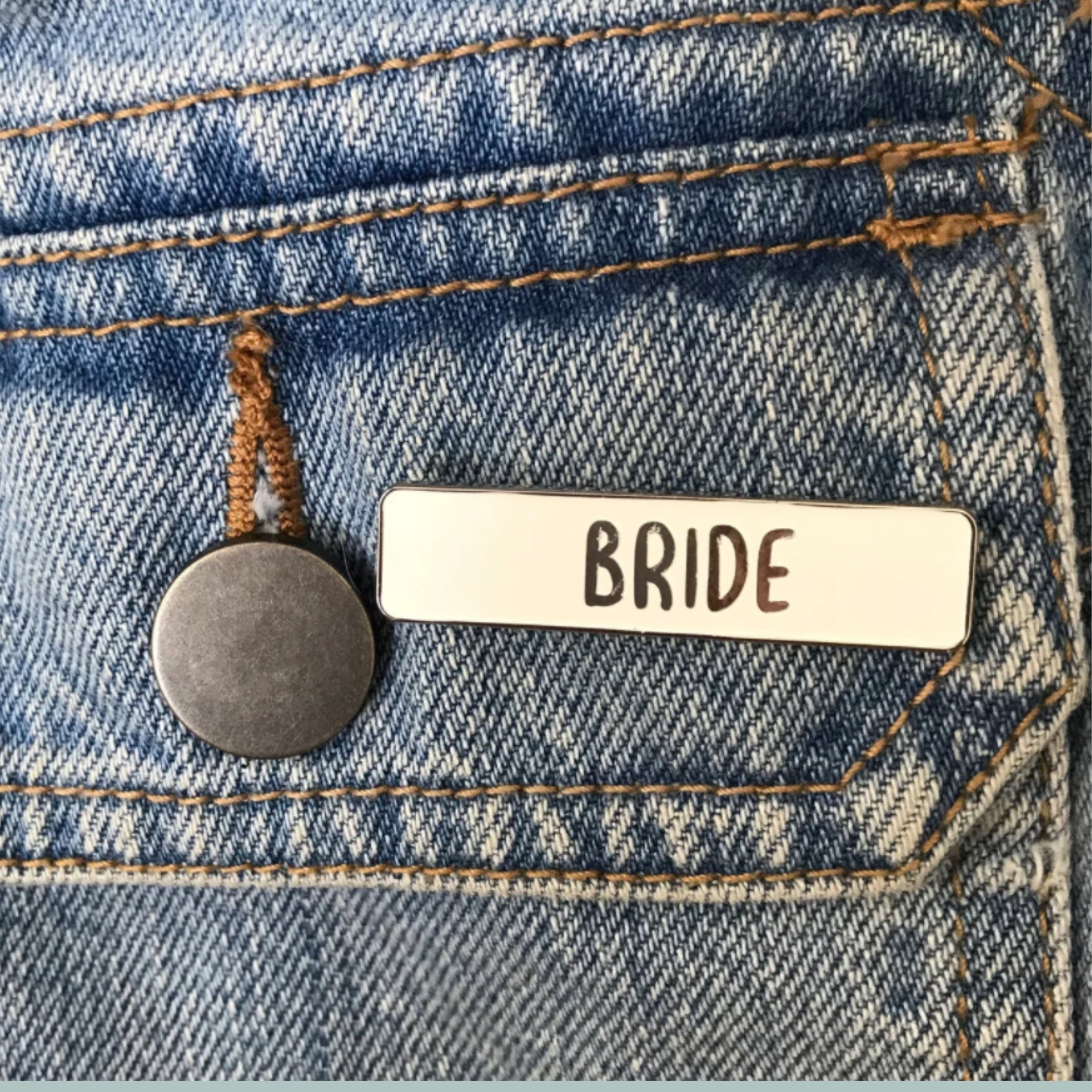 Individualisierbarer Ansteck-Pin – Dein Moment. Dein Design.