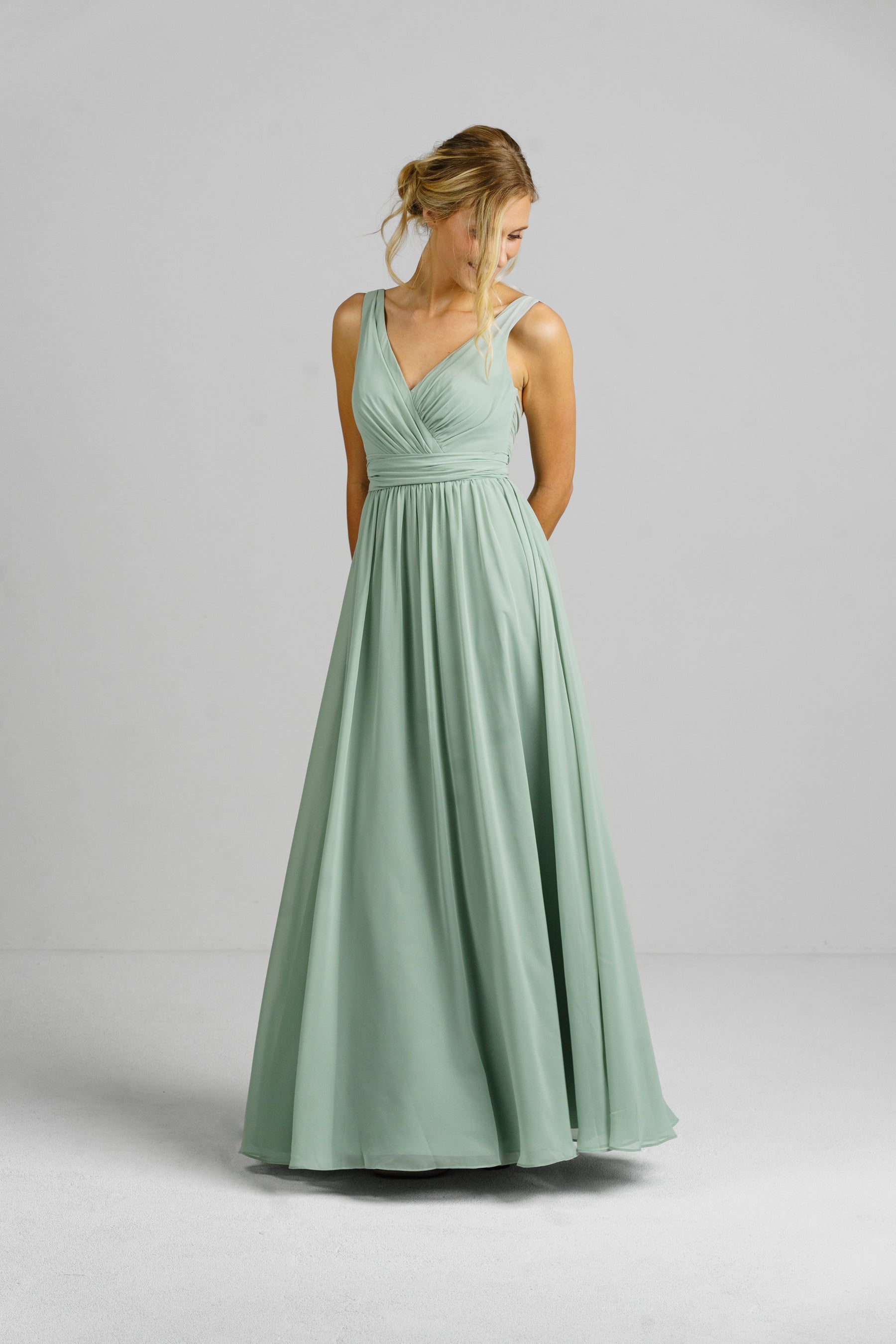 Abendkleid Brautjungfernkleid Abendkleid „Jade“ mit Chiffonrock / Farbe salbeigrün
