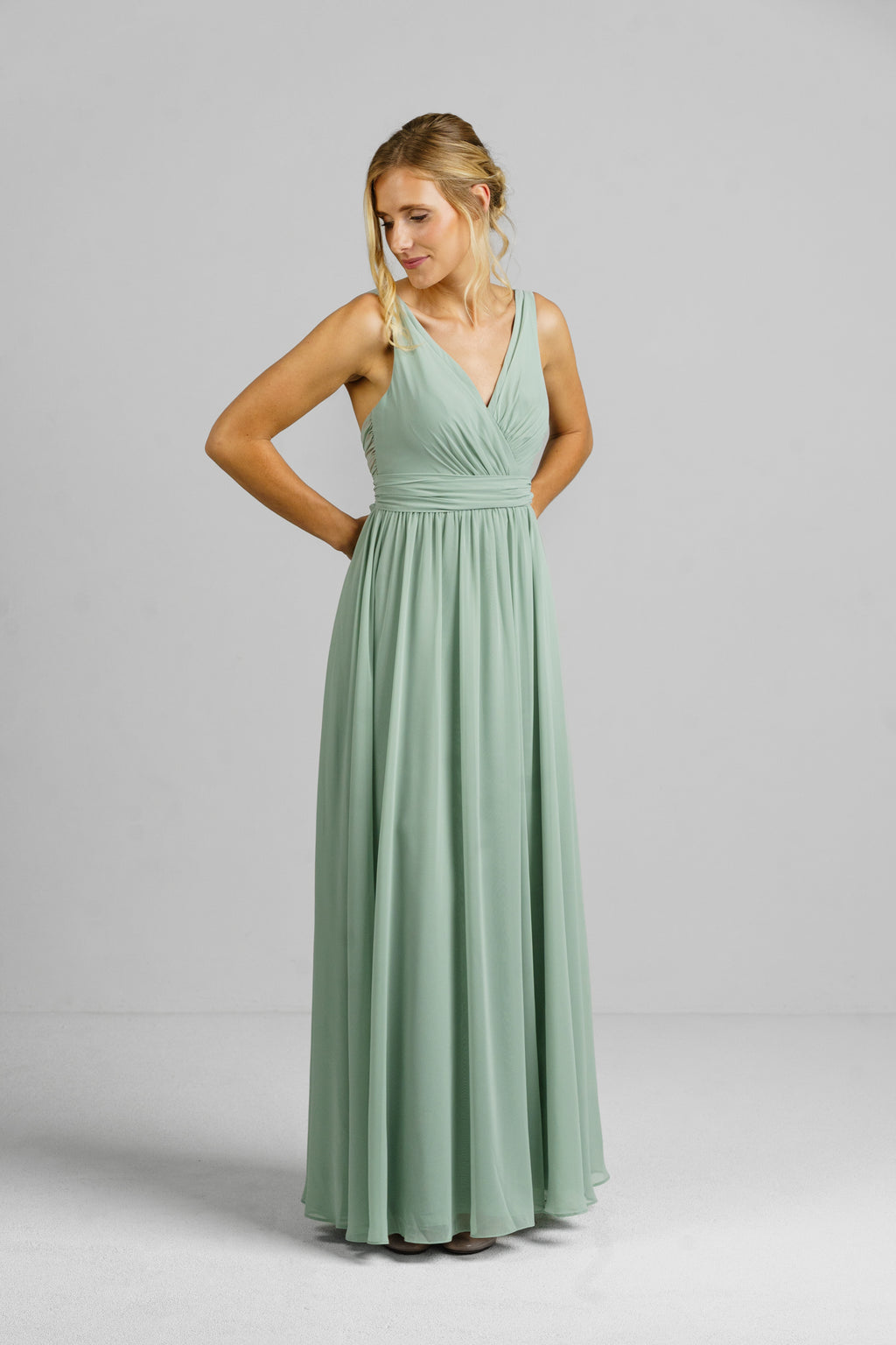 Abendkleid Brautjungfernkleid Abendkleid „Jade“ mit Chiffonrock / Farbe salbeigrün