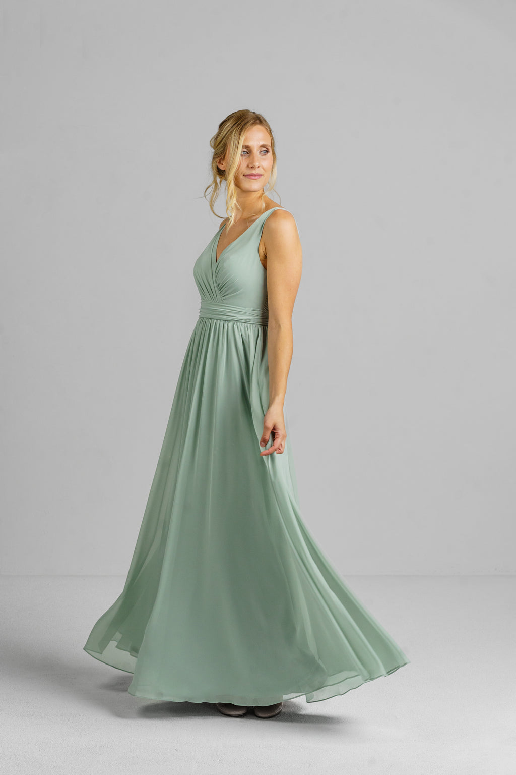 Abendkleid Brautjungfernkleid Abendkleid „Jade“ mit Chiffonrock / Farbe salbeigrün