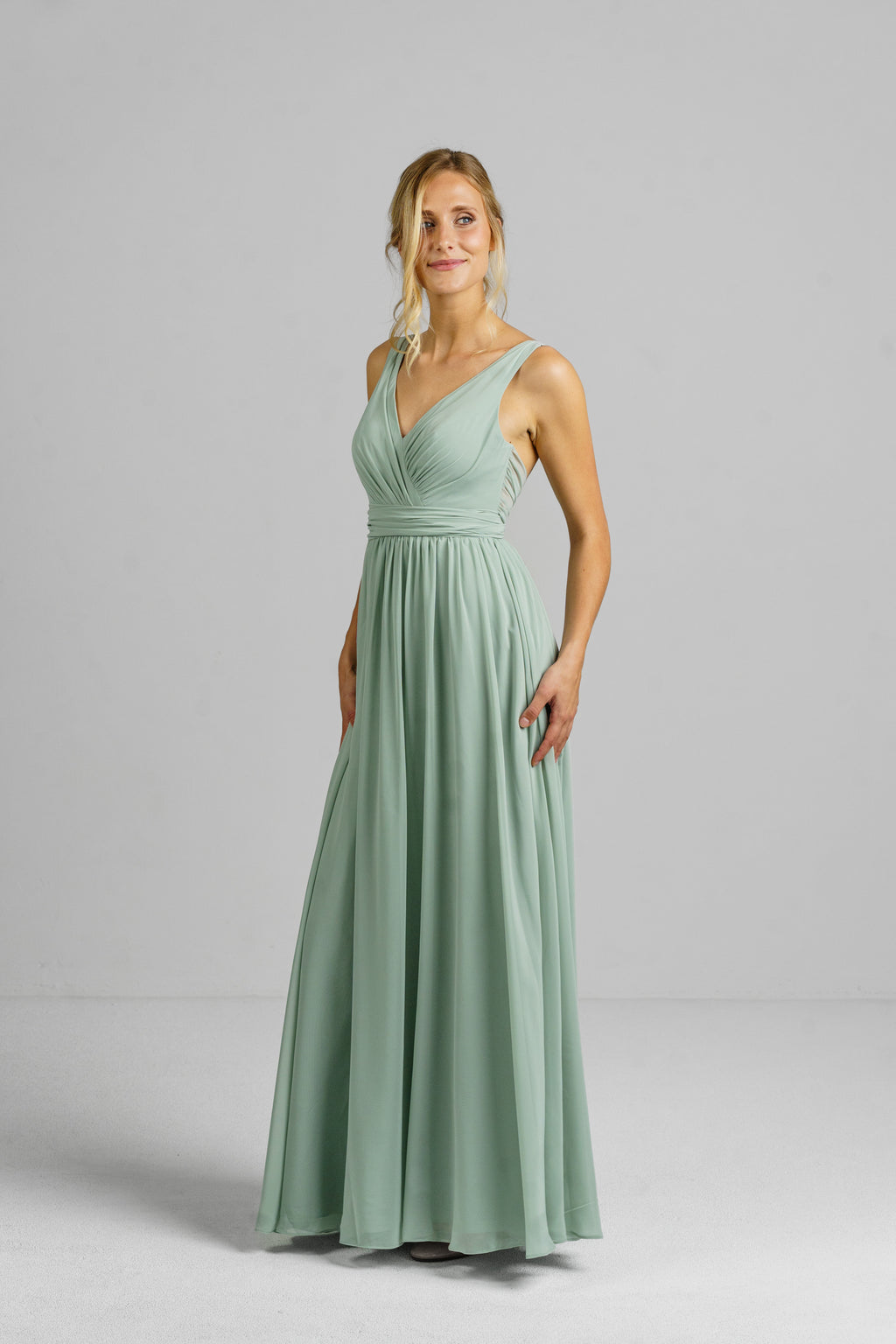 Abendkleid Brautjungfernkleid Abendkleid „Jade“ mit Chiffonrock / Farbe salbeigrün